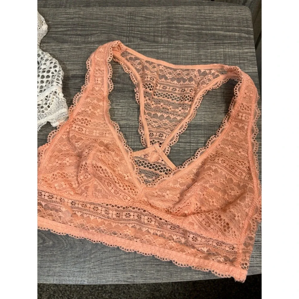 Lot of 2 Victoria's Secret Lace Bralettes XS‎ Wireless Unlined Cream Peach